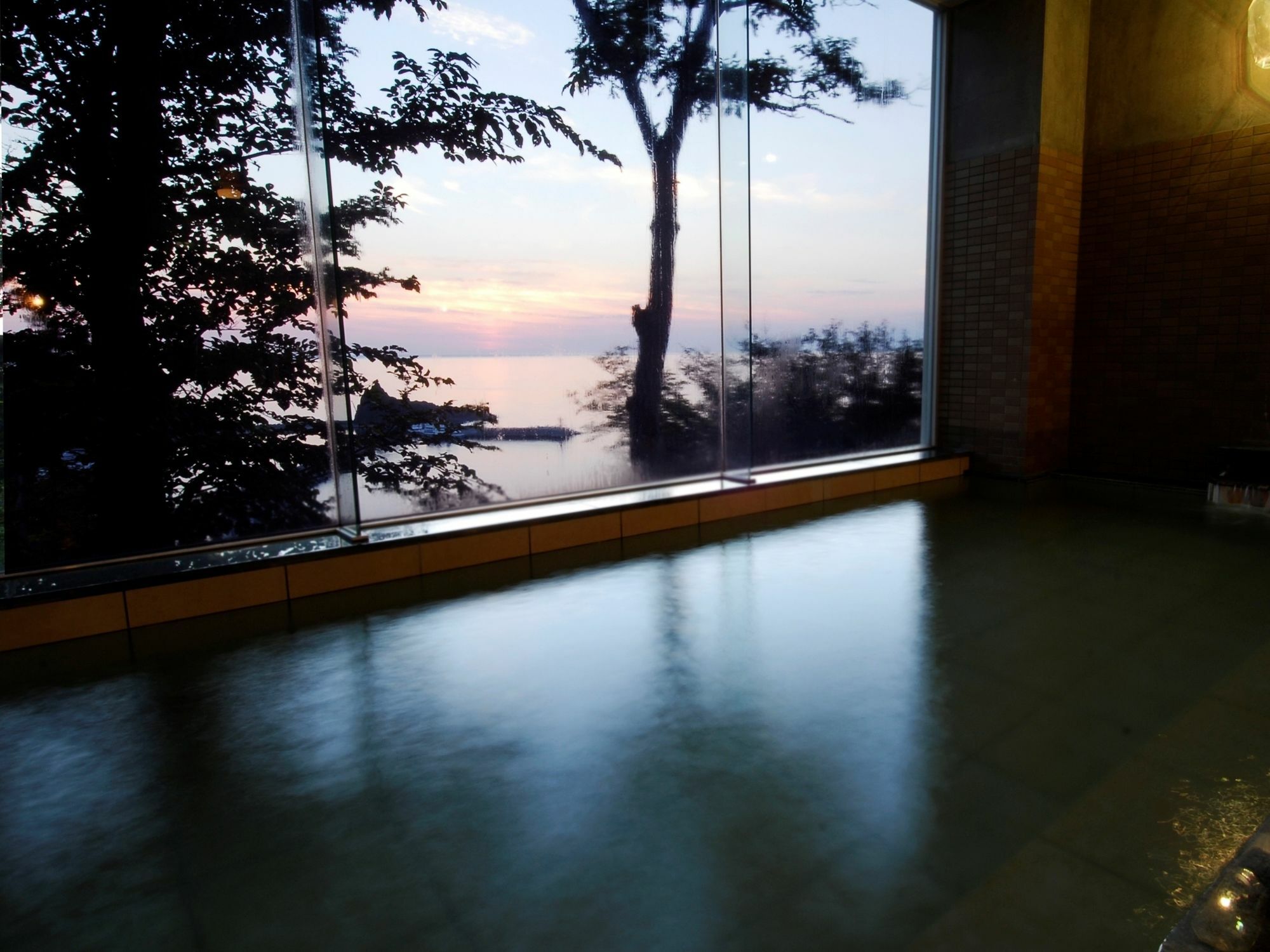 Shiretoko Yuhi No Ataruie Onsen Hostel Shari Exterior foto
